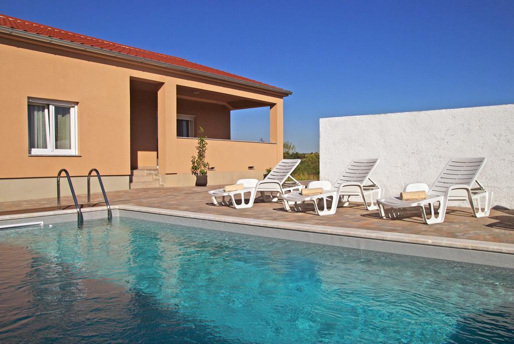 Holiday Home Luka Zadar Exteriör bild