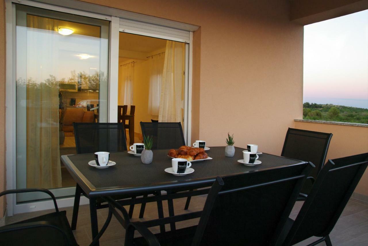 Holiday Home Luka Zadar Exteriör bild