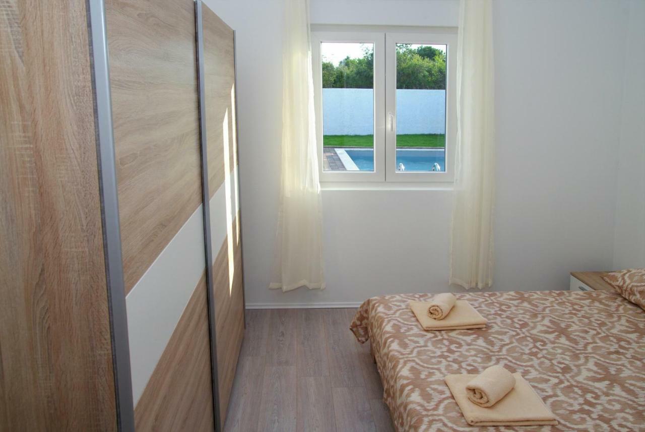 Holiday Home Luka Zadar Exteriör bild
