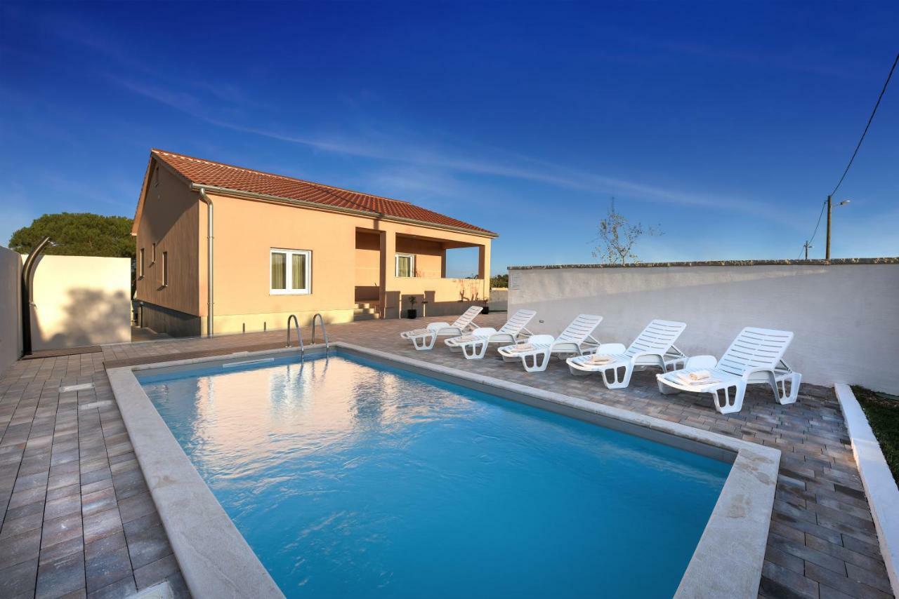 Holiday Home Luka Zadar Exteriör bild