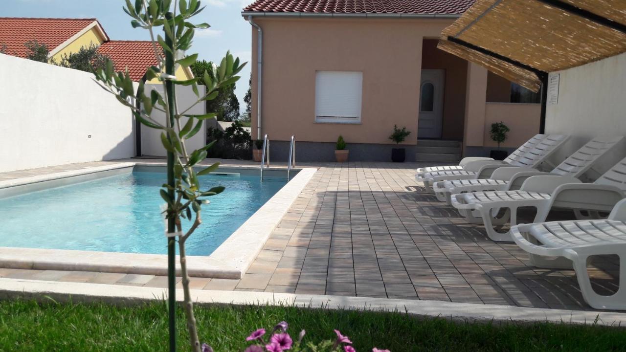 Holiday Home Luka Zadar Exteriör bild