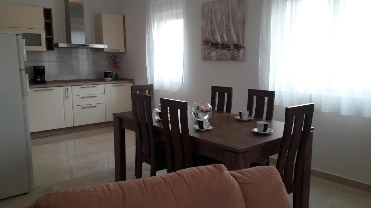 Holiday Home Luka Zadar Exteriör bild
